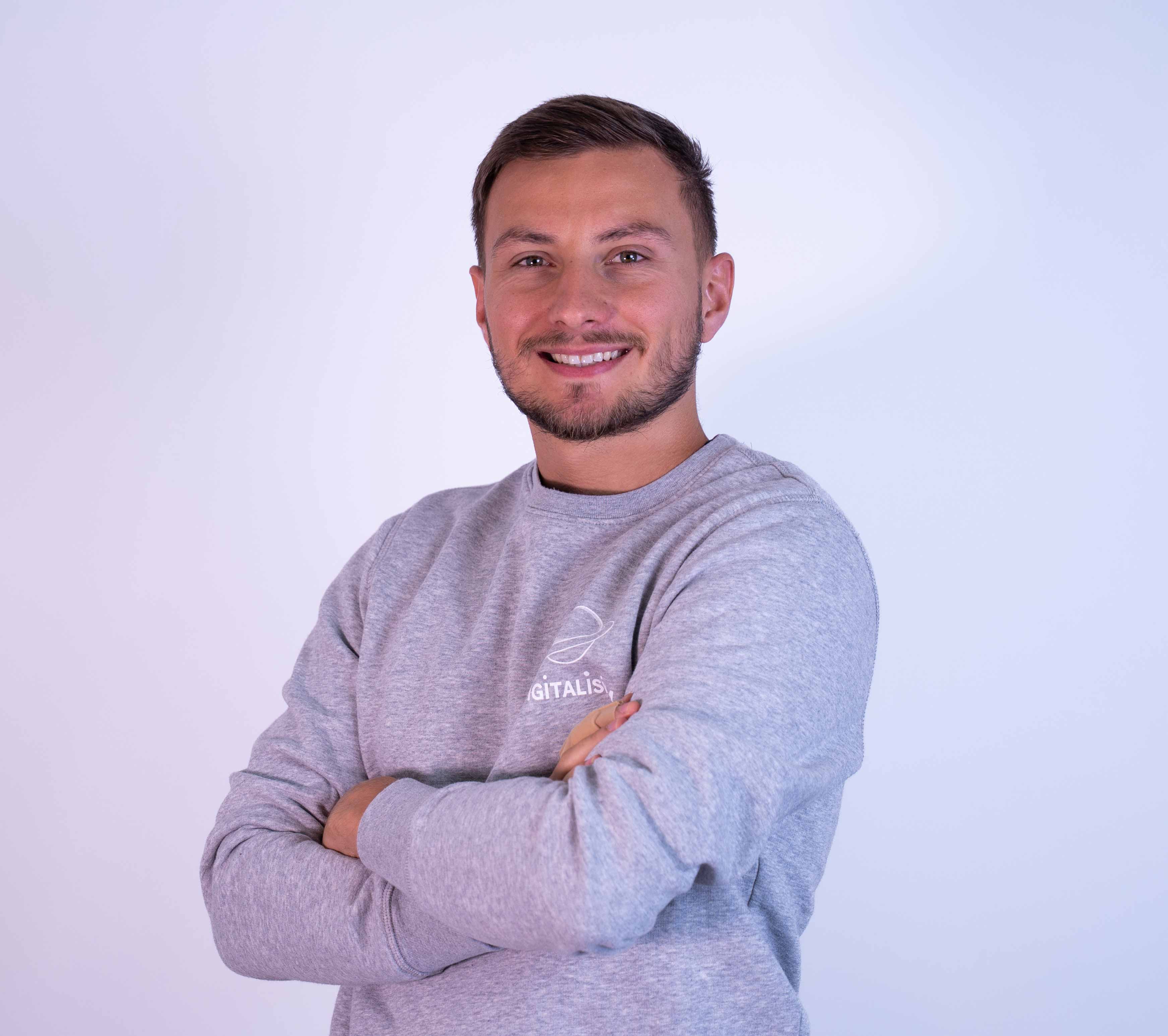 BASTIEN_CASTILLO_OPTIMIS%C3%89